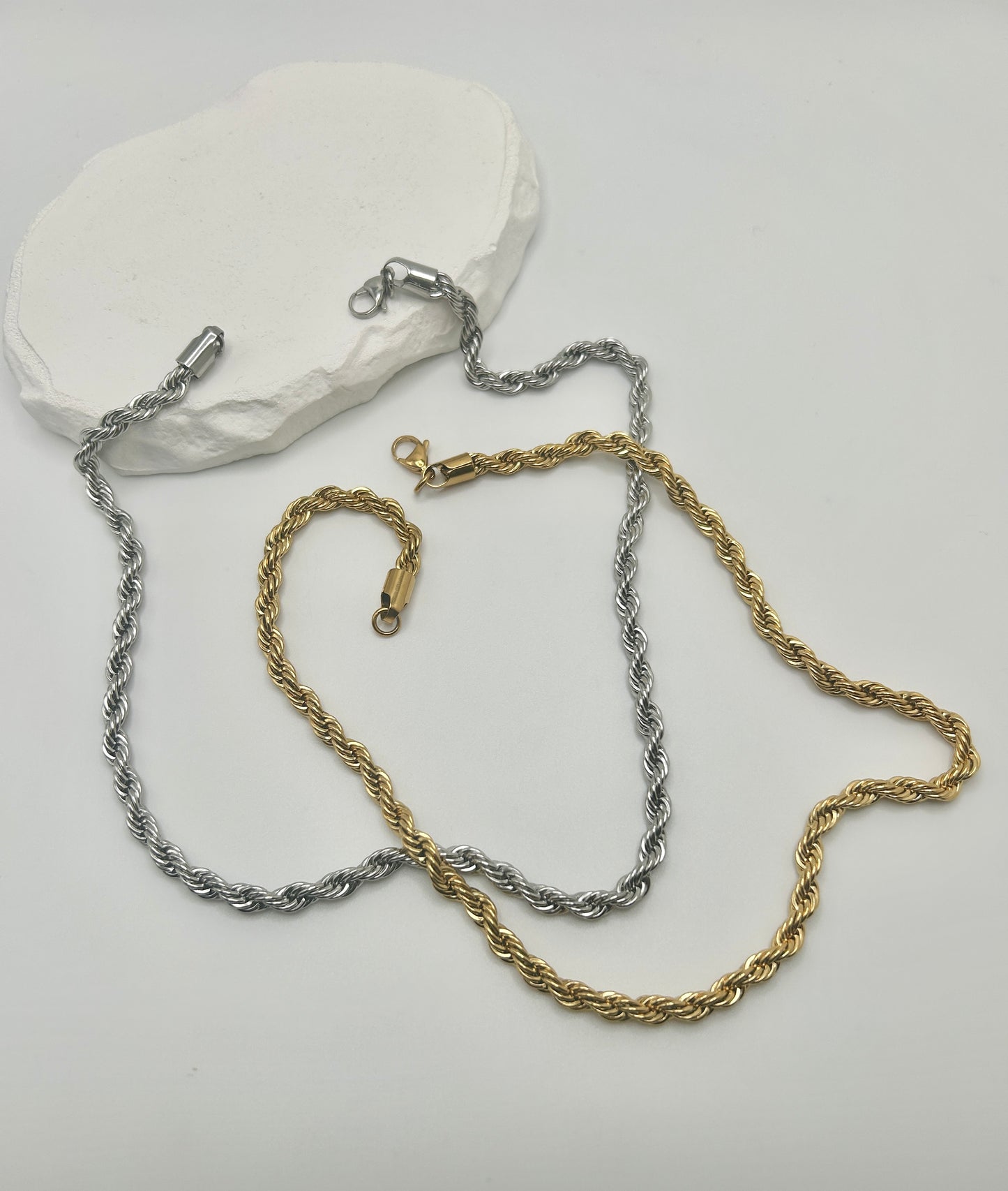 Trendy Twist Necklace