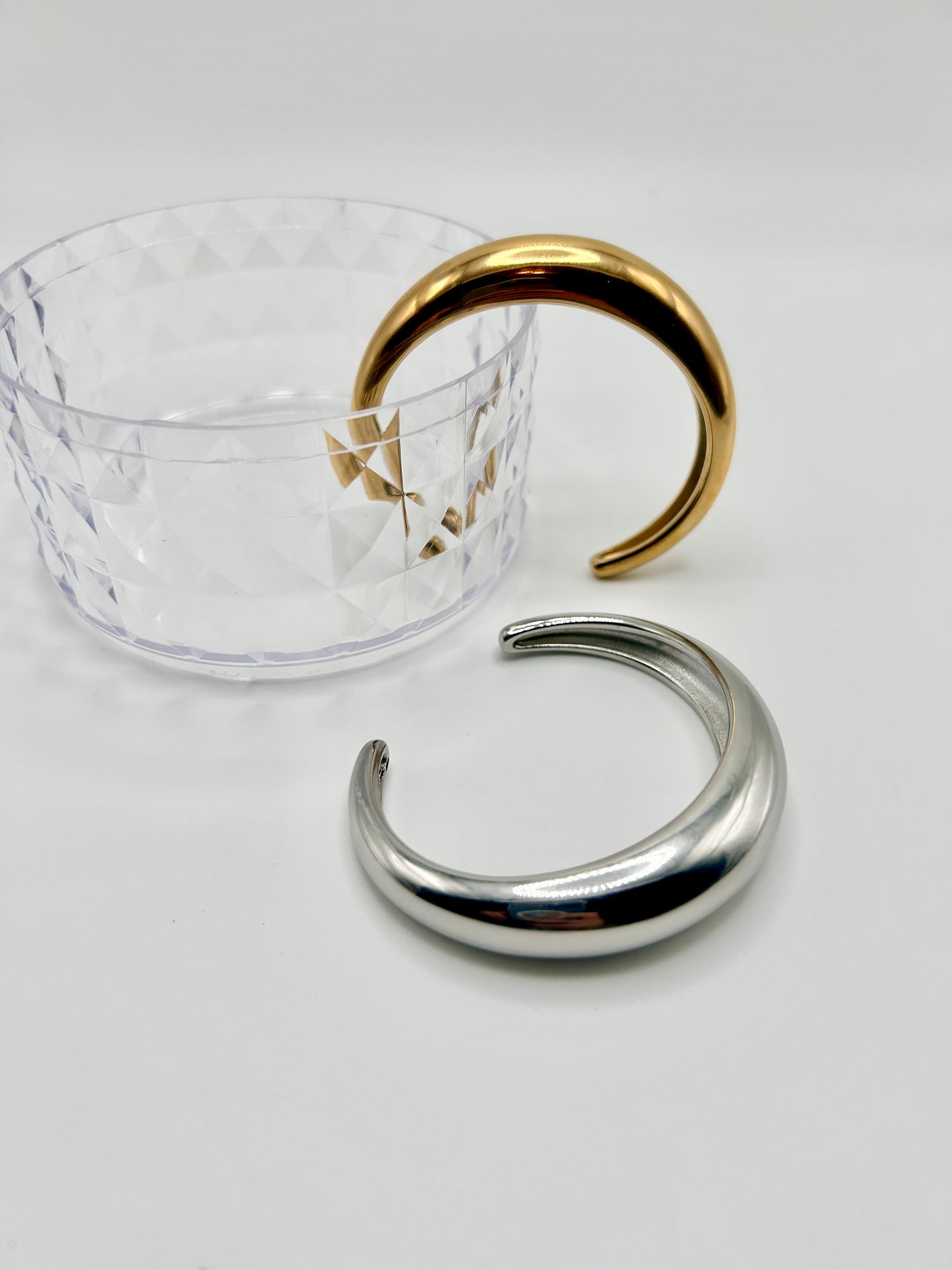 Aphrodite Bangle